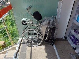 Qayiq bilan nogironlar aravachasi